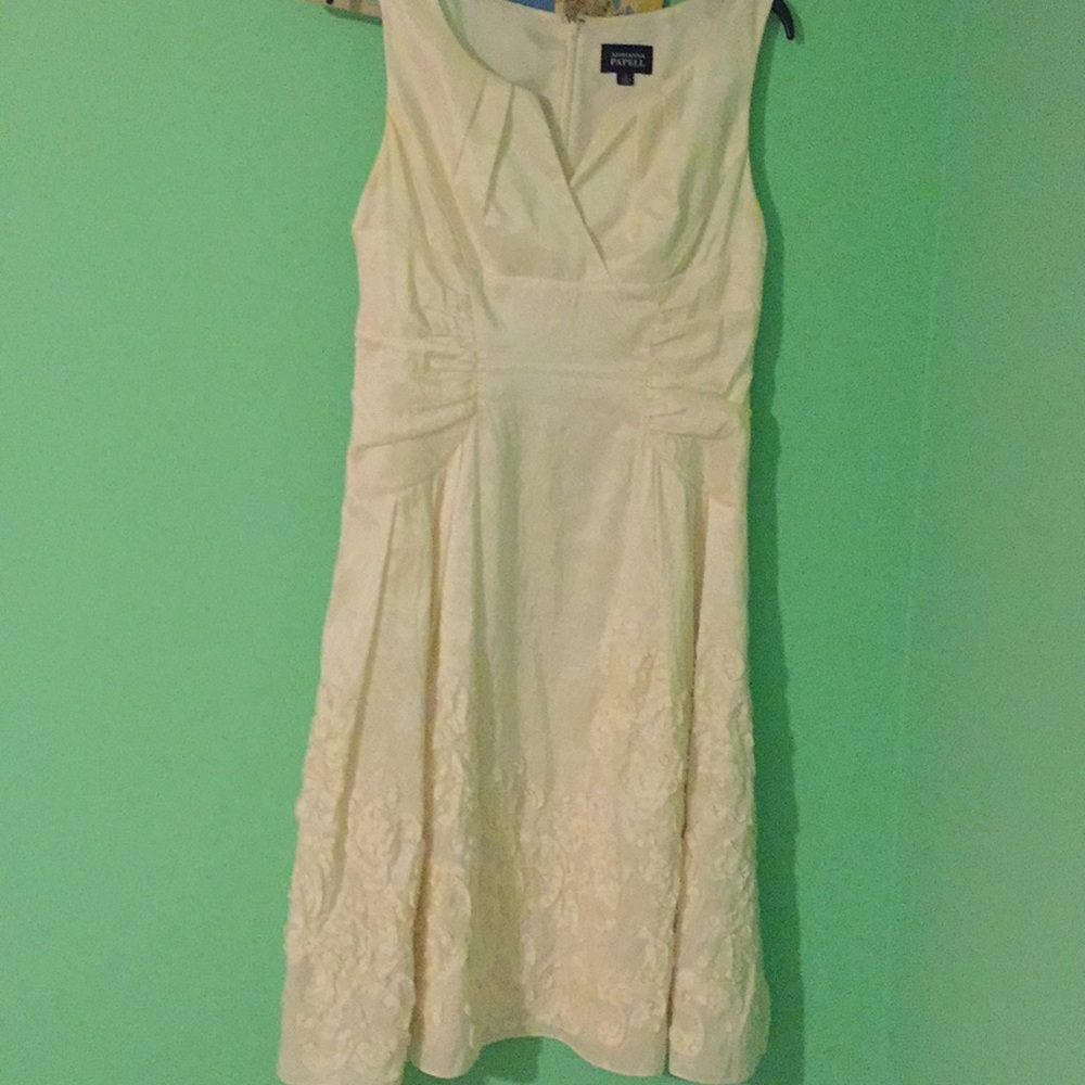 Gorgeous dress and nice material